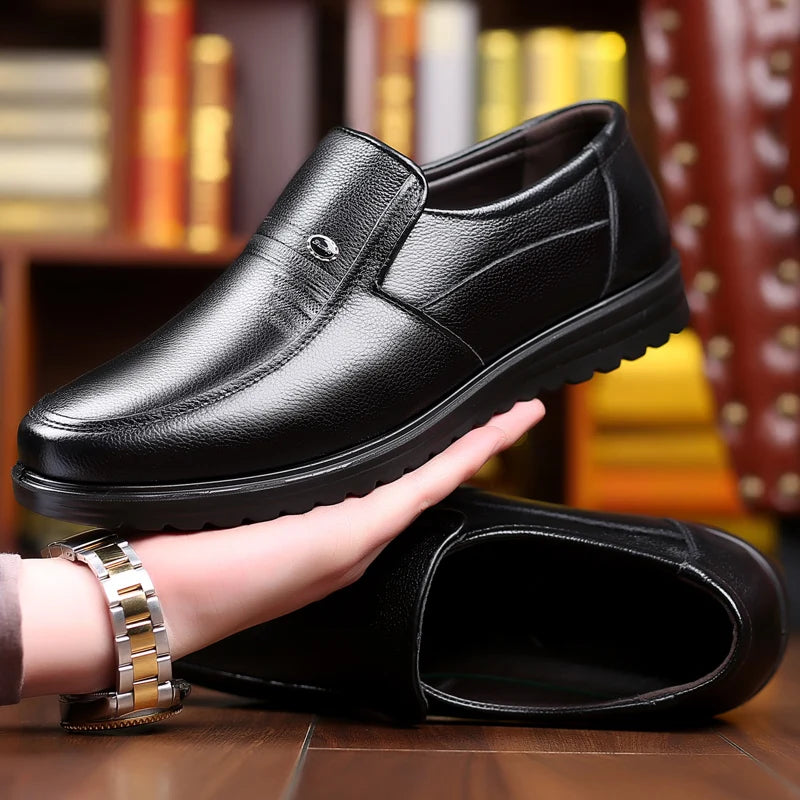 100% cowhide Men's Leather shoes New large size Fashion riding boots Men's shoes Casual sports shoes Low heels Motorcycle boots