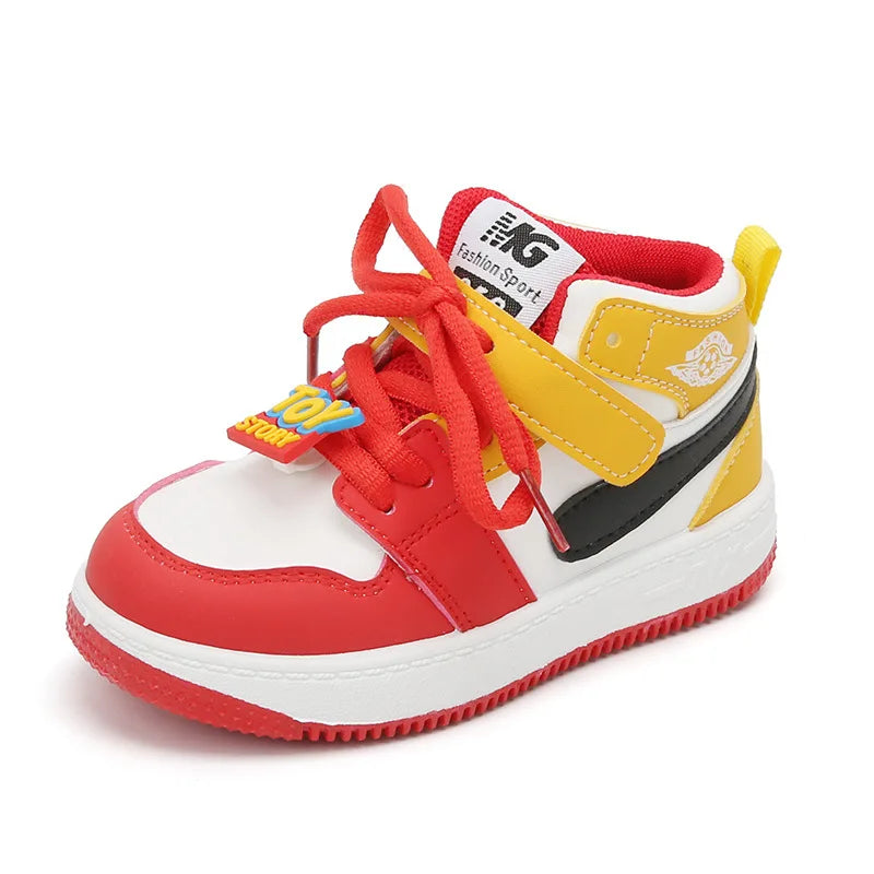 Children's sports shoes