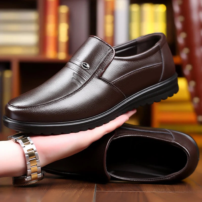 100% cowhide Men's Leather shoes New large size Fashion riding boots Men's shoes Casual sports shoes Low heels Motorcycle boots
