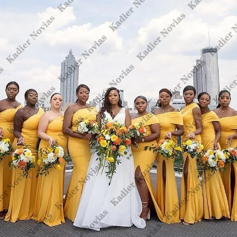 Elegant Yellow Bridesmaid Dresses One Shoulder Sweep Train Silk Satin Pleated Mermaid Bridesmaid Gowns With Lace Up Back