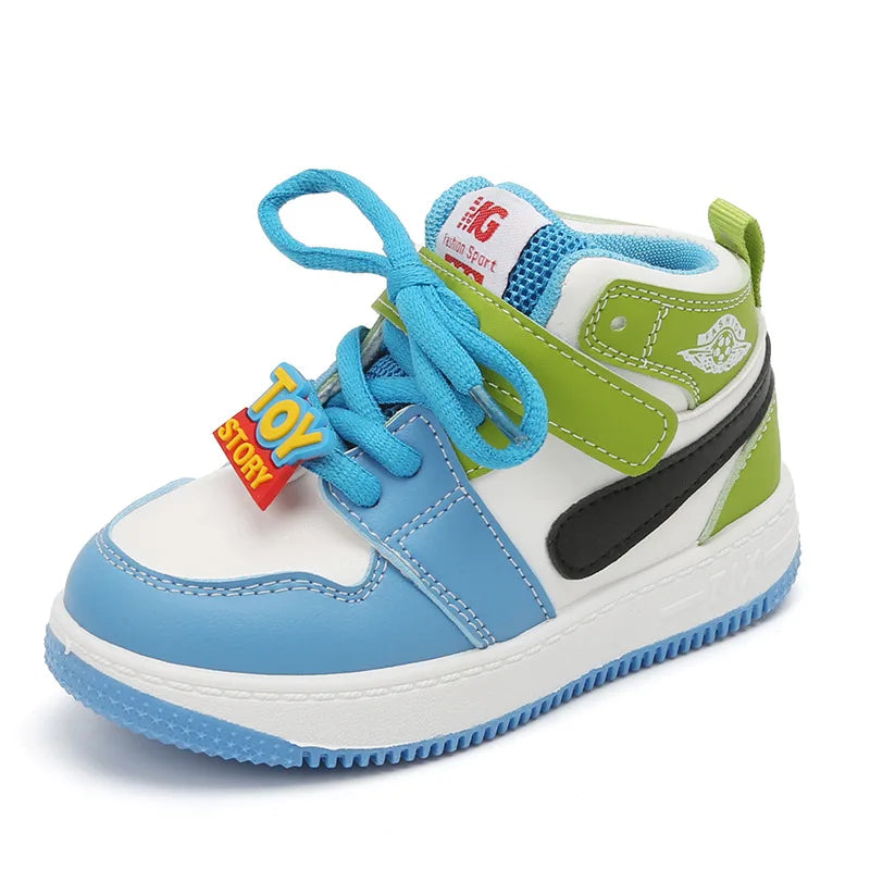 Children's sports shoes