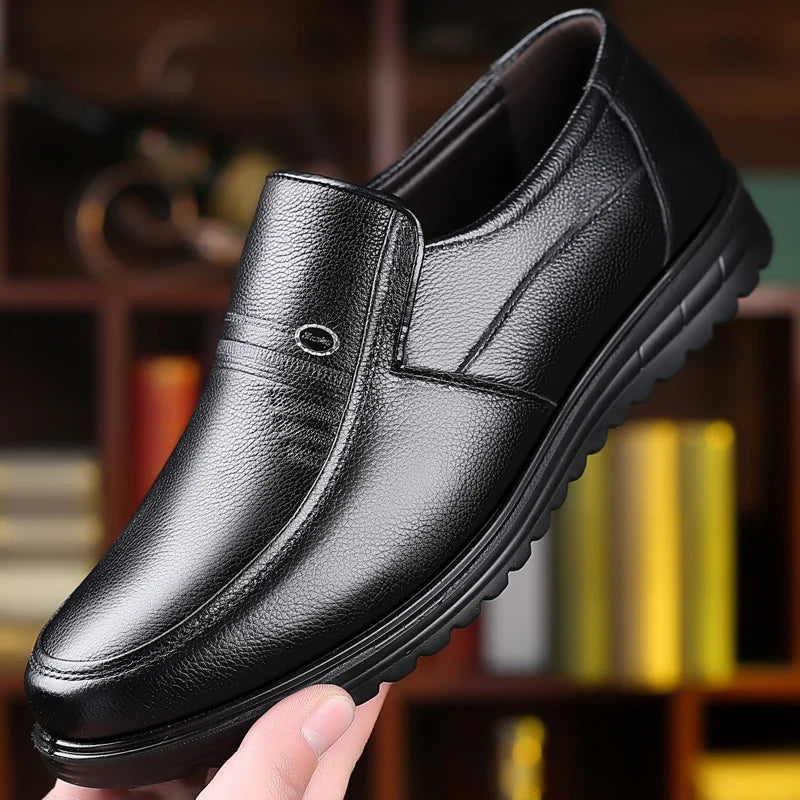 100% cowhide Men's Leather shoes New large size Fashion riding boots Men's shoes Casual sports shoes Low heels Motorcycle boots