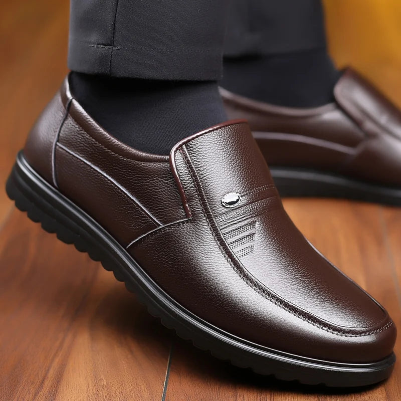 100% cowhide Men's Leather shoes New large size Fashion riding boots Men's shoes Casual sports shoes Low heels Motorcycle boots