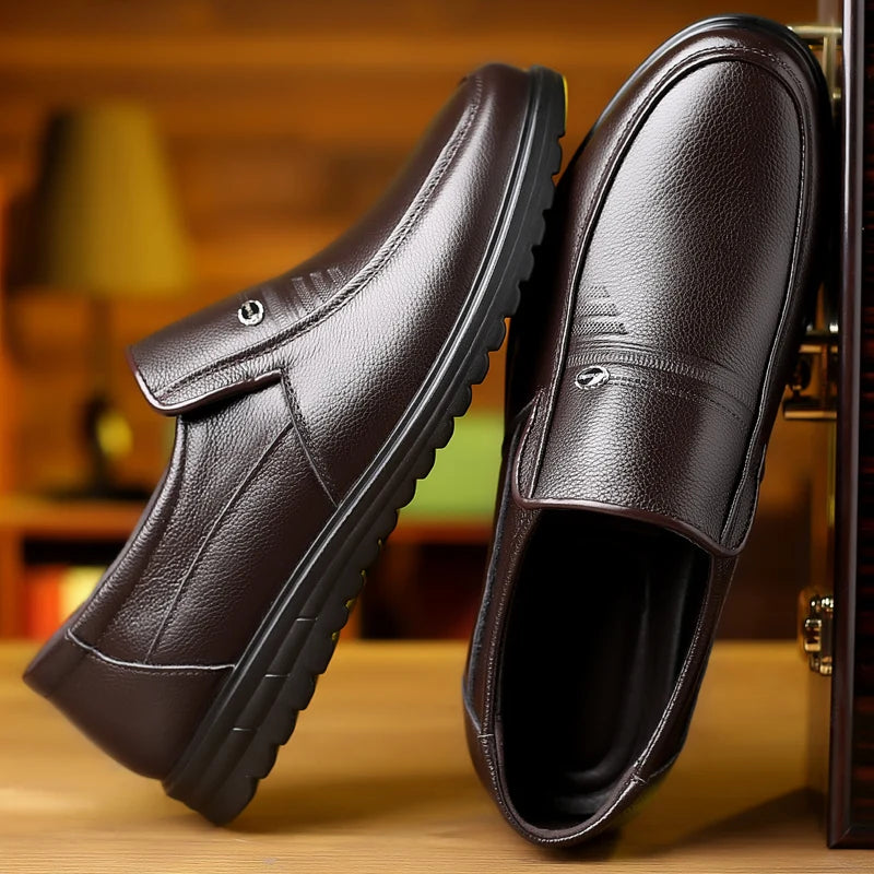 100% cowhide Men's Leather shoes New large size Fashion riding boots Men's shoes Casual sports shoes Low heels Motorcycle boots