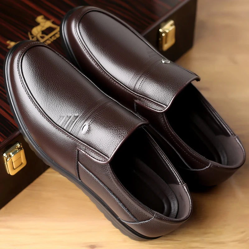 100% cowhide Men's Leather shoes New large size Fashion riding boots Men's shoes Casual sports shoes Low heels Motorcycle boots