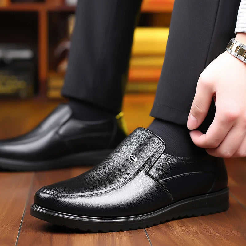 100% cowhide Men's Leather shoes New large size Fashion riding boots Men's shoes Casual sports shoes Low heels Motorcycle boots