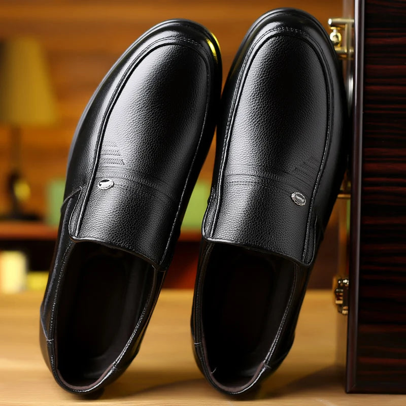 100% cowhide Men's Leather shoes New large size Fashion riding boots Men's shoes Casual sports shoes Low heels Motorcycle boots