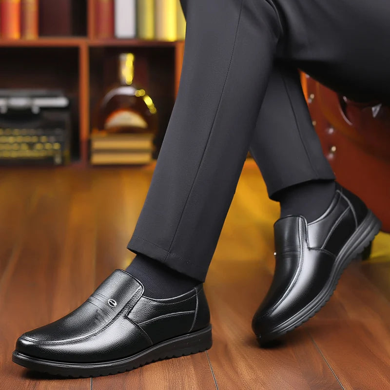 100% cowhide Men's Leather shoes New large size Fashion riding boots Men's shoes Casual sports shoes Low heels Motorcycle boots