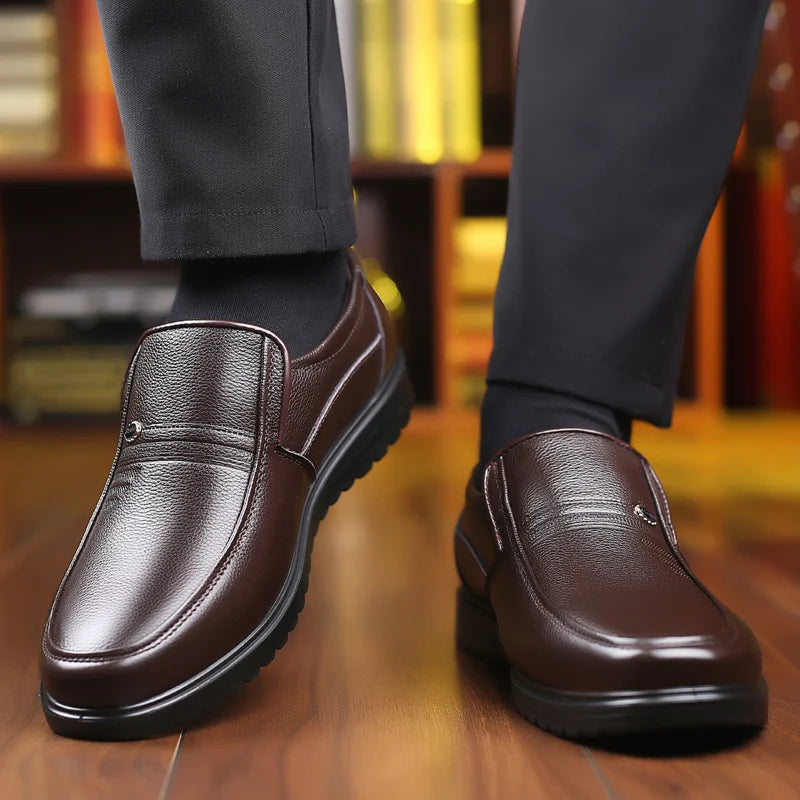 100% cowhide Men's Leather shoes New large size Fashion riding boots Men's shoes Casual sports shoes Low heels Motorcycle boots