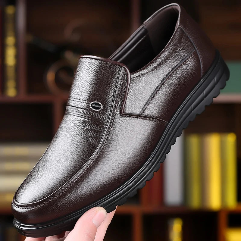 100% cowhide Men's Leather shoes New large size Fashion riding boots Men's shoes Casual sports shoes Low heels Motorcycle boots