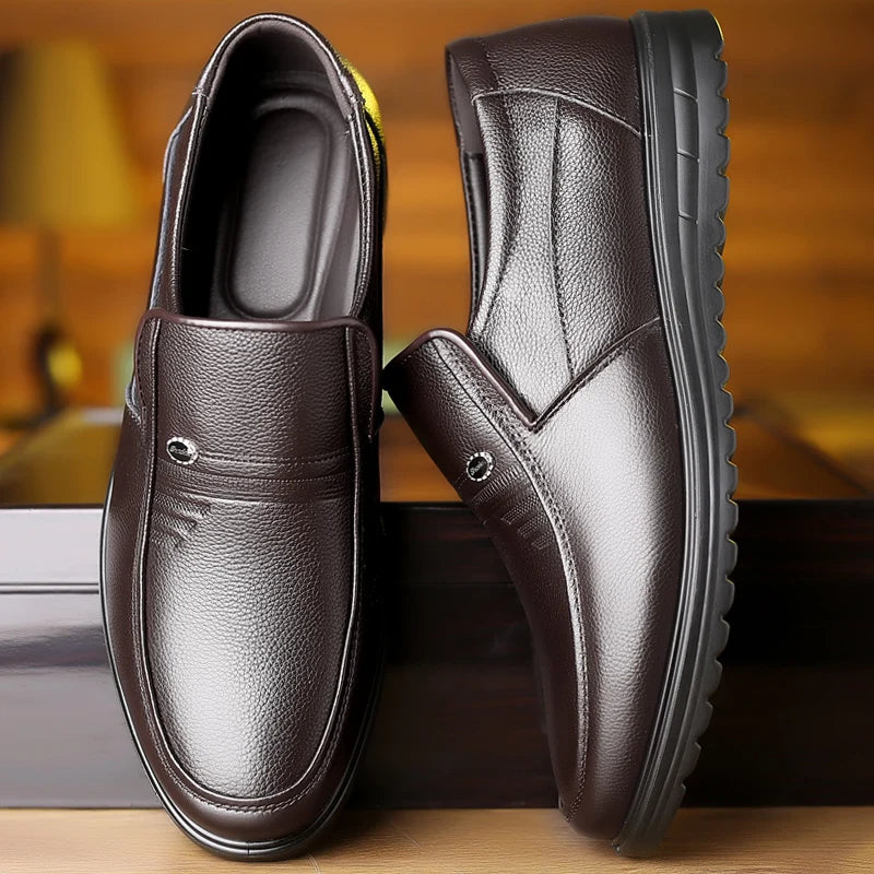 100% cowhide Men's Leather shoes New large size Fashion riding boots Men's shoes Casual sports shoes Low heels Motorcycle boots