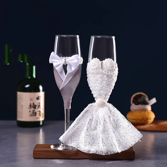 Delicate wedding wine glasses Wedding dress style Champagne glasses Romantic glasses for the bride and groom's banquet