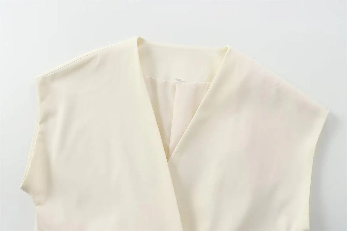 TFMLN Fashion Women's Trouser Suits Sleeveless V-Neck Top With Belt Straight Pants Sets.