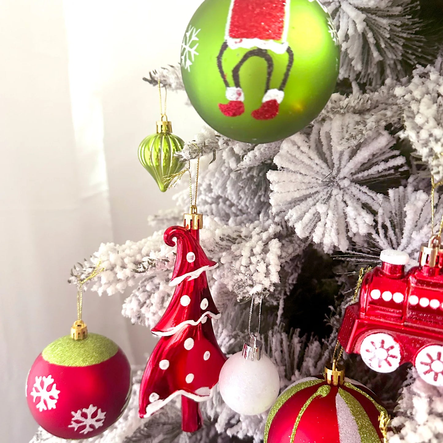 34/12/9pcs Grinch Christmas Ball Decorations