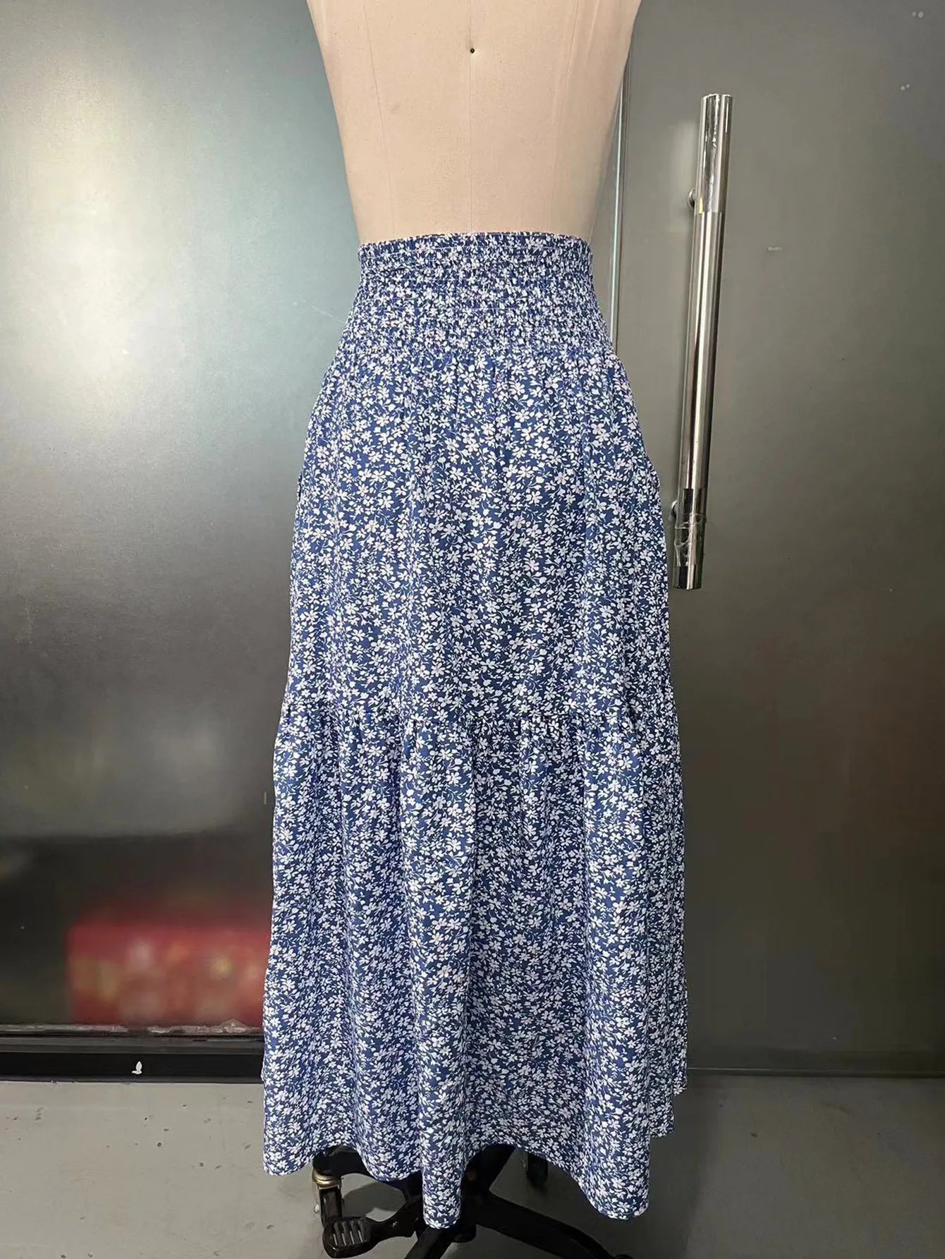 Women New Classic Printed Skirt Retro High Waist Long Skirt Casual Stylish Loose Beach Skirt Elegant Ladies Floral Pleated Skirt