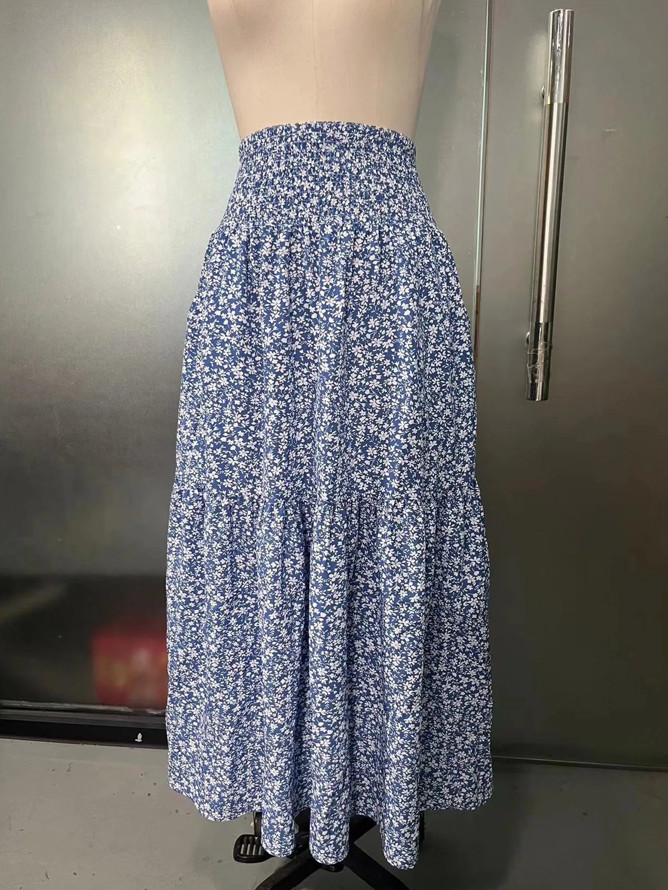 Women New Classic Printed Skirt Retro High Waist Long Skirt Casual Stylish Loose Beach Skirt Elegant Ladies Floral Pleated Skirt