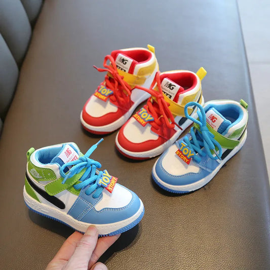 Children's sports shoes